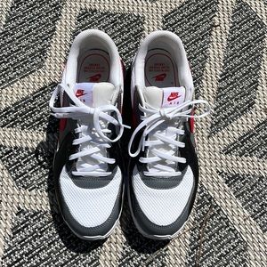 Mens Nike Air Max size 8.5 white, black, red, gray